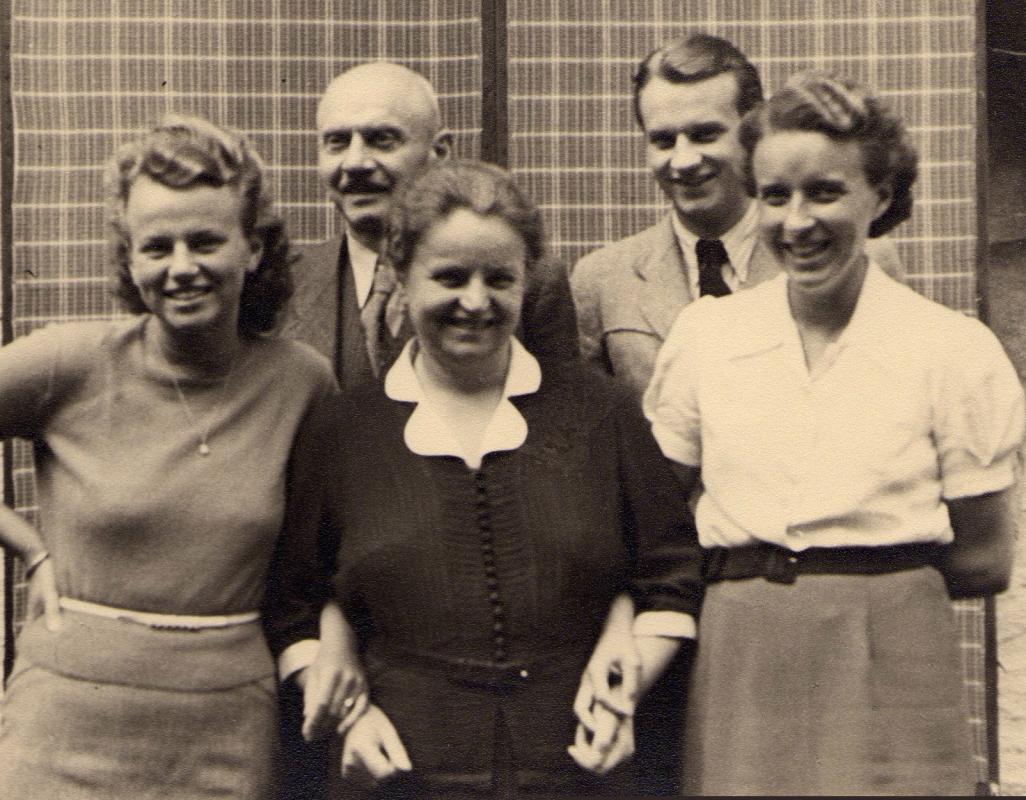 1938 famille engler dans jardin ok