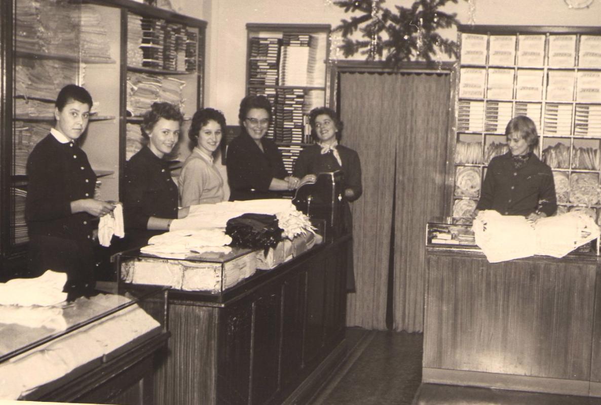 1959 decembre holm 15 magasin et vendeuses